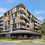 Bright Studio In Braddon With Parking