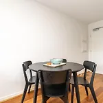 On Forbes Apt 4 Mins To Canberra Centre