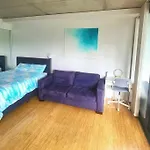 Stylish Apartment With Rooftop Pool, Minutes From City And Anu