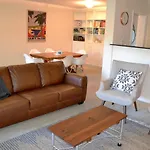 Spacious 2Br Apt Next To The City