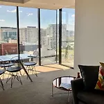 Sky-High Apartment Near Anu And City