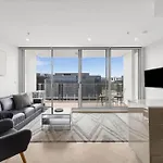 Modern Renovated Cbd Apartment