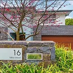 Inner City Oasis In Oconnor - With Heated Pool