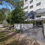Spacious Inner-City 1-Bed In Trendy Braddon