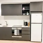 2Br-2Br-1Car-Cbd-Pool-Shopping