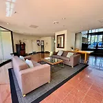 Sky High 3Br Canberra Cbd Views Pool & Gym