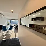 Midnight Luxe 1Br 1Bath Apartment 104 In The Heart Of Braddon Pool Sauna Secure Parking Wine Wifi