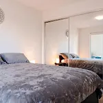 1 Bedroom Apartment In Braddon