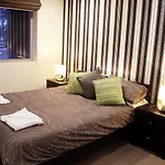 Tranquil, Relaxing Forrest Style Apartment - Braddon Cbd