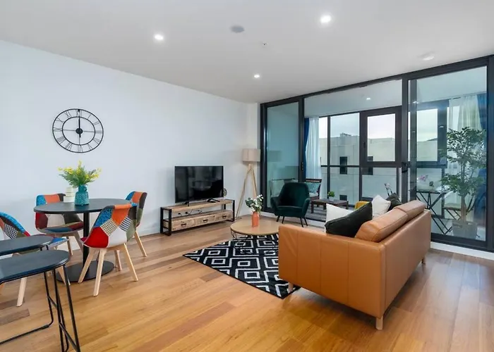 Brad17 Modern 2Br 2Ba Braddon Apartment