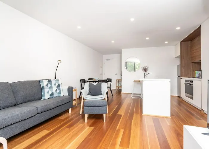 On Forbes Apt 4 Mins To Canberra Centre