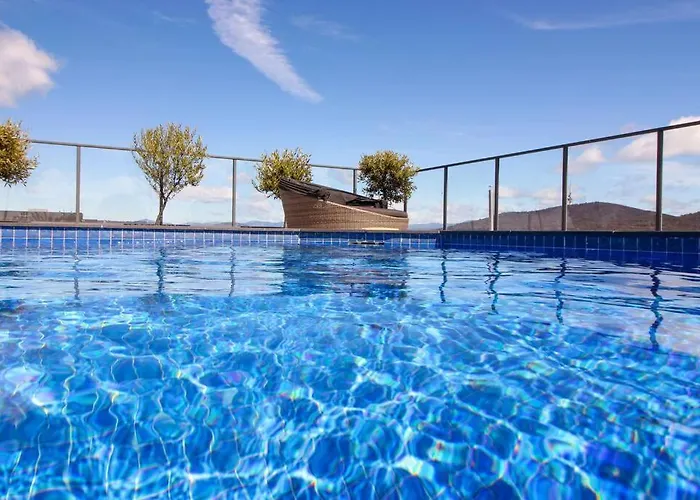 Stylish Apartment With Rooftop Pool, Minutes From City And Anu