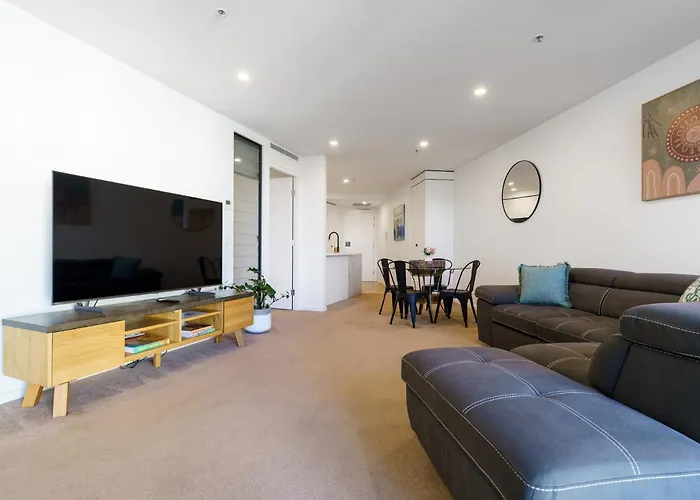 Contemporary 2Br Retreat In The Heart Of Civic