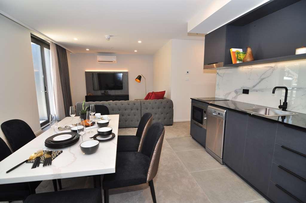 Deco 4* Canberra