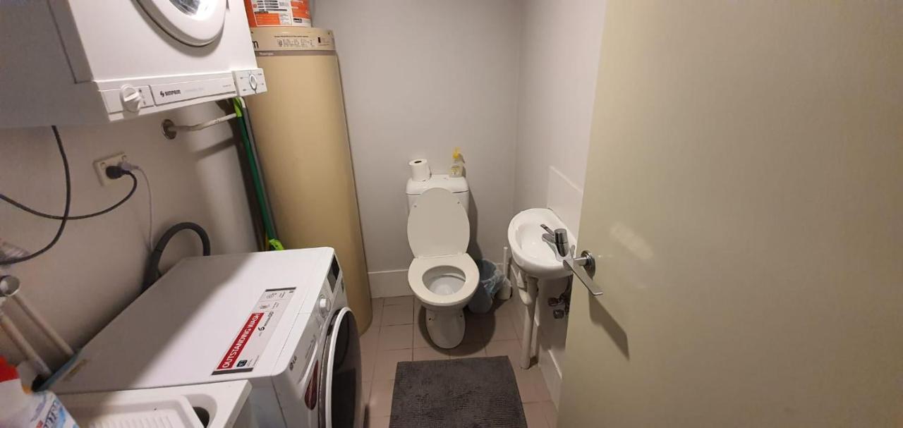 Dana-cozy Private In Shared Apt-rm 2