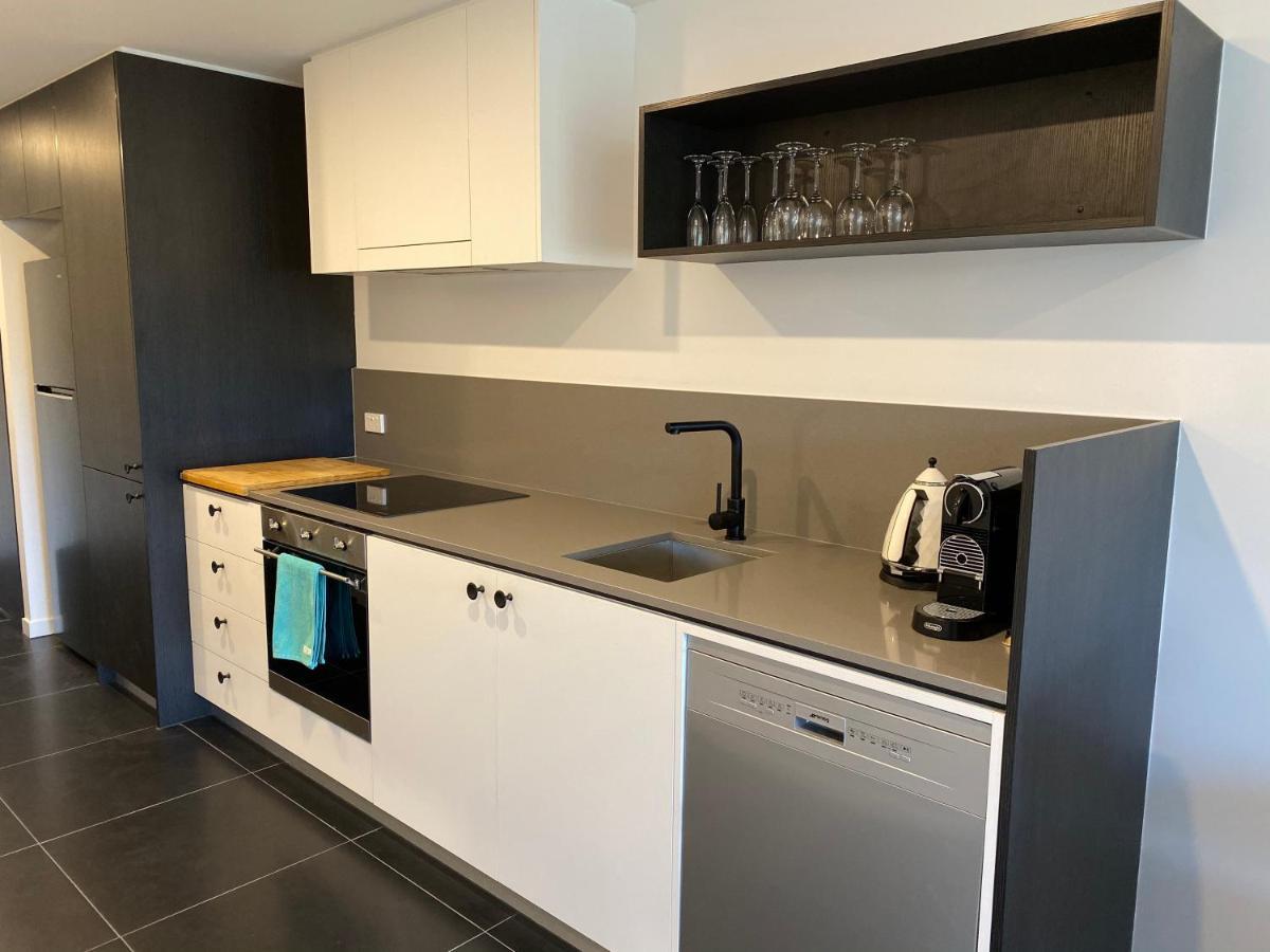 Apartment Midnight Luxe: Chic Braddon With Pool And Sauna Canberra