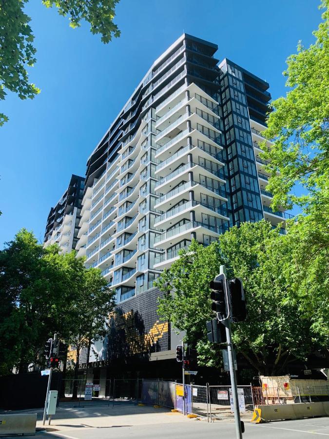 Apartment Best Located Brand New In Cbd *
