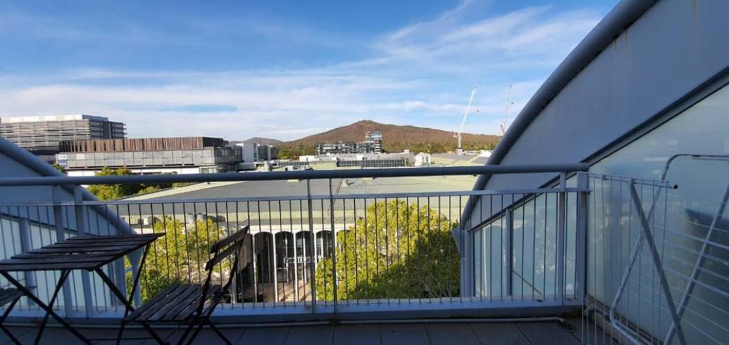 Dana-cozy Private In Shared Apt-rm 2 Canberra