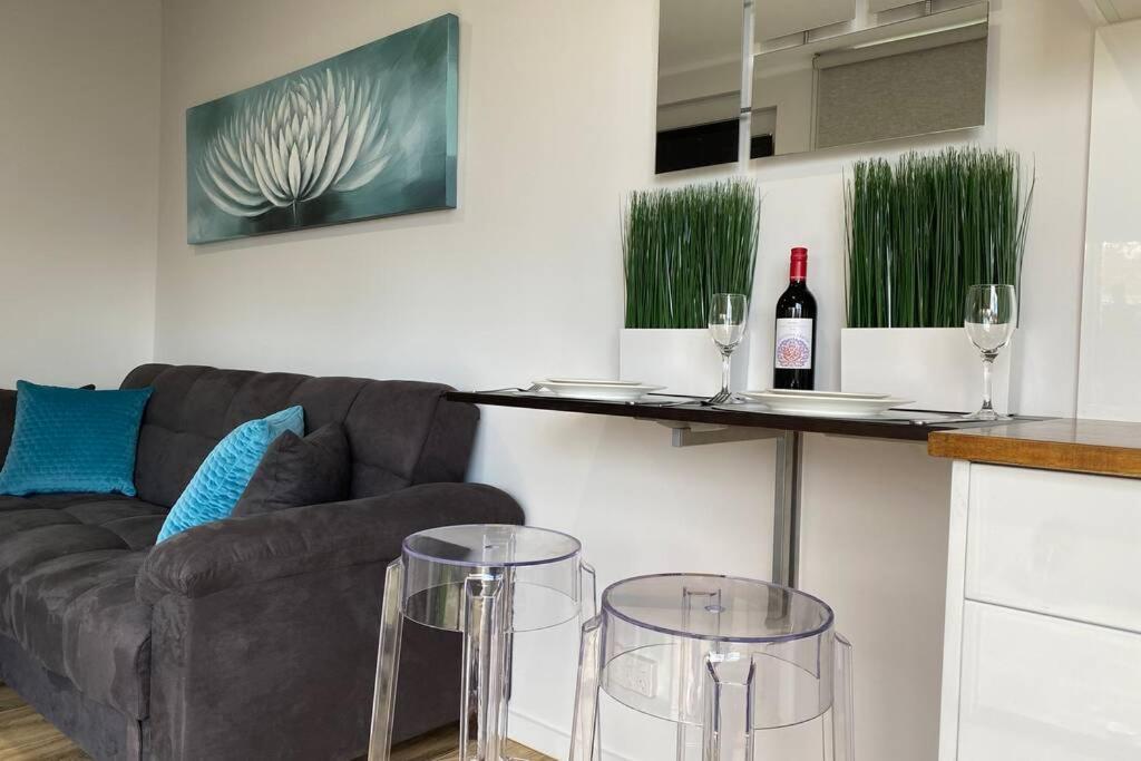 Tiny House In Belconnen 1br Self Contained Wine Canberra