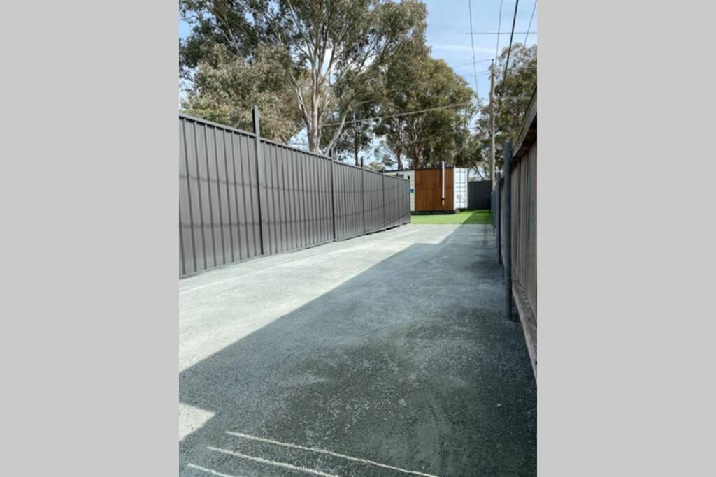 Tiny House In Belconnen 1br Self Contained Wine Holiday home Canberra