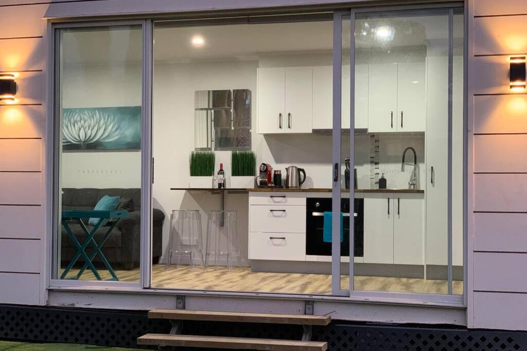 Tiny House In Belconnen 1br Self Contained Wine