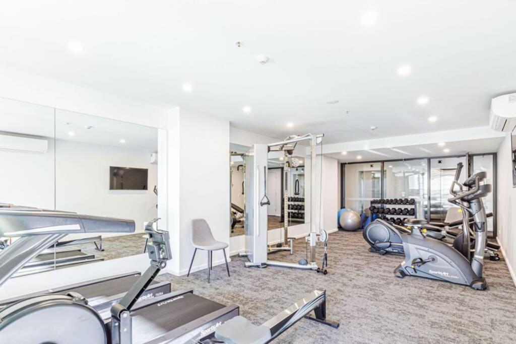 Top Floor With Lake View New Apt 2bds 1csp Heart Of Cbr And Casino Enjoy Welcome Gift Apartment Canberra