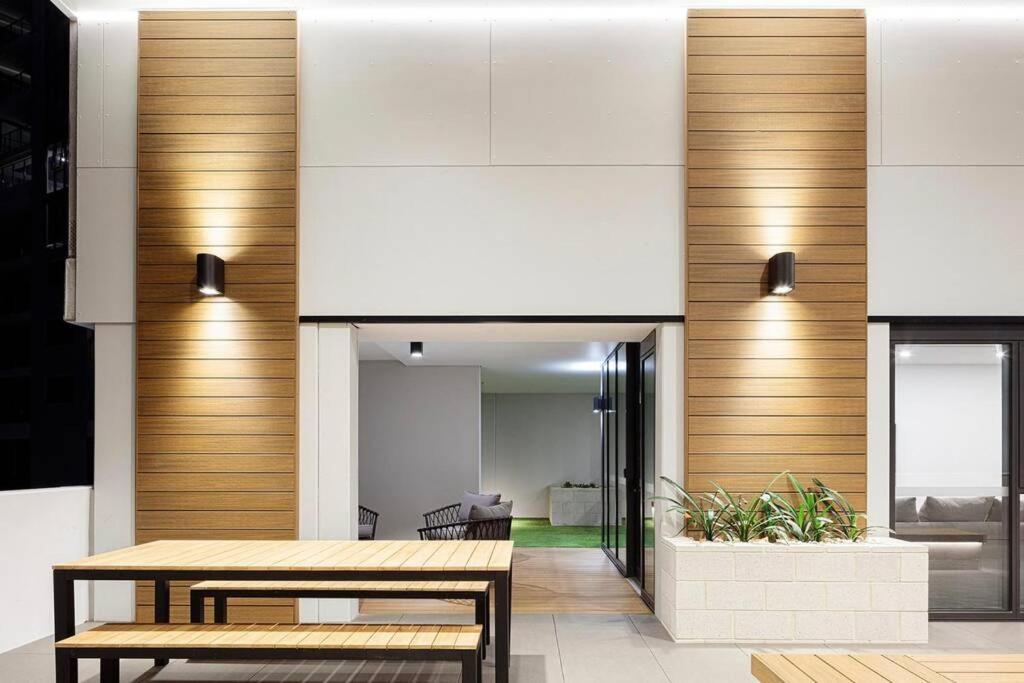 Top Floor With Lake View New Apt 2bds 1csp Heart Of Cbr And Casino Enjoy Welcome Gift Canberra