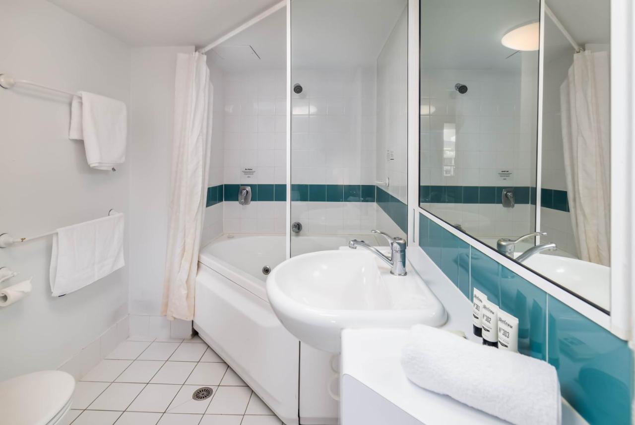 2br 2bath L8 Executive Apartment, In Centre Apartamento