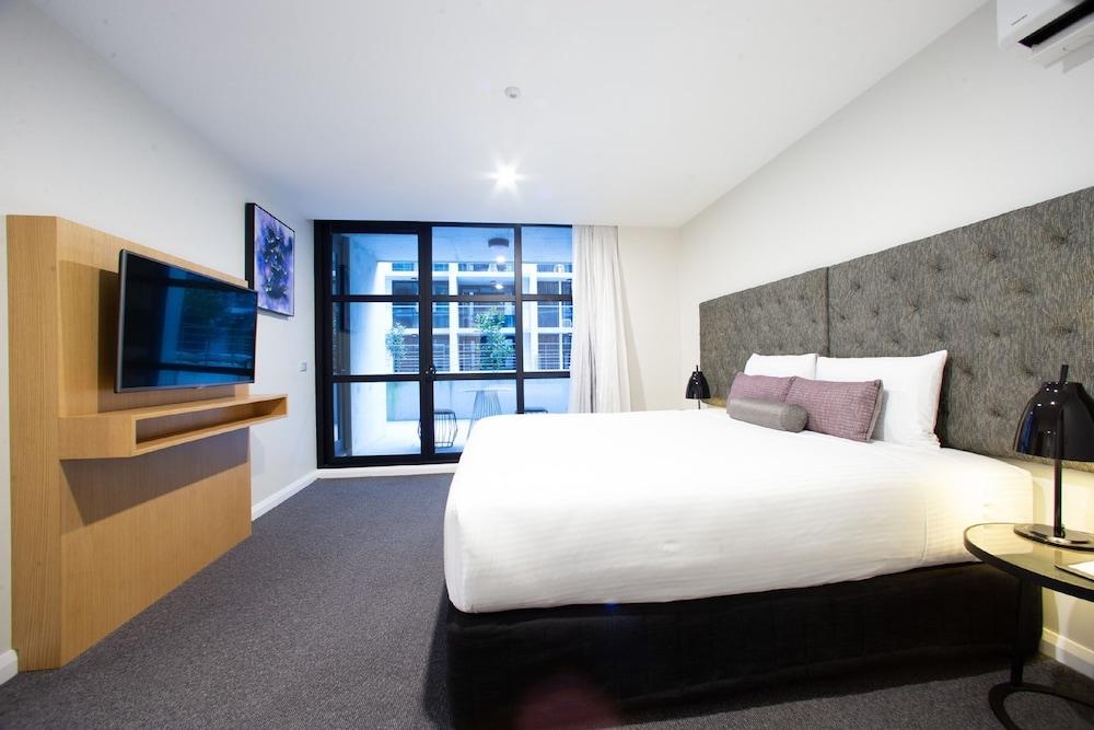 Avenue Hotel 4*