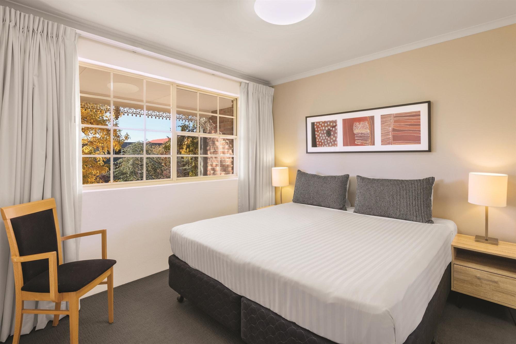 Adina Serviced Kingston Aparthotel 3*