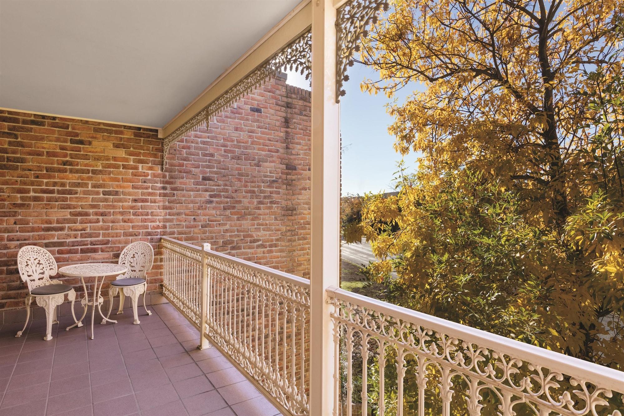 Adina Serviced Kingston Aparthotel