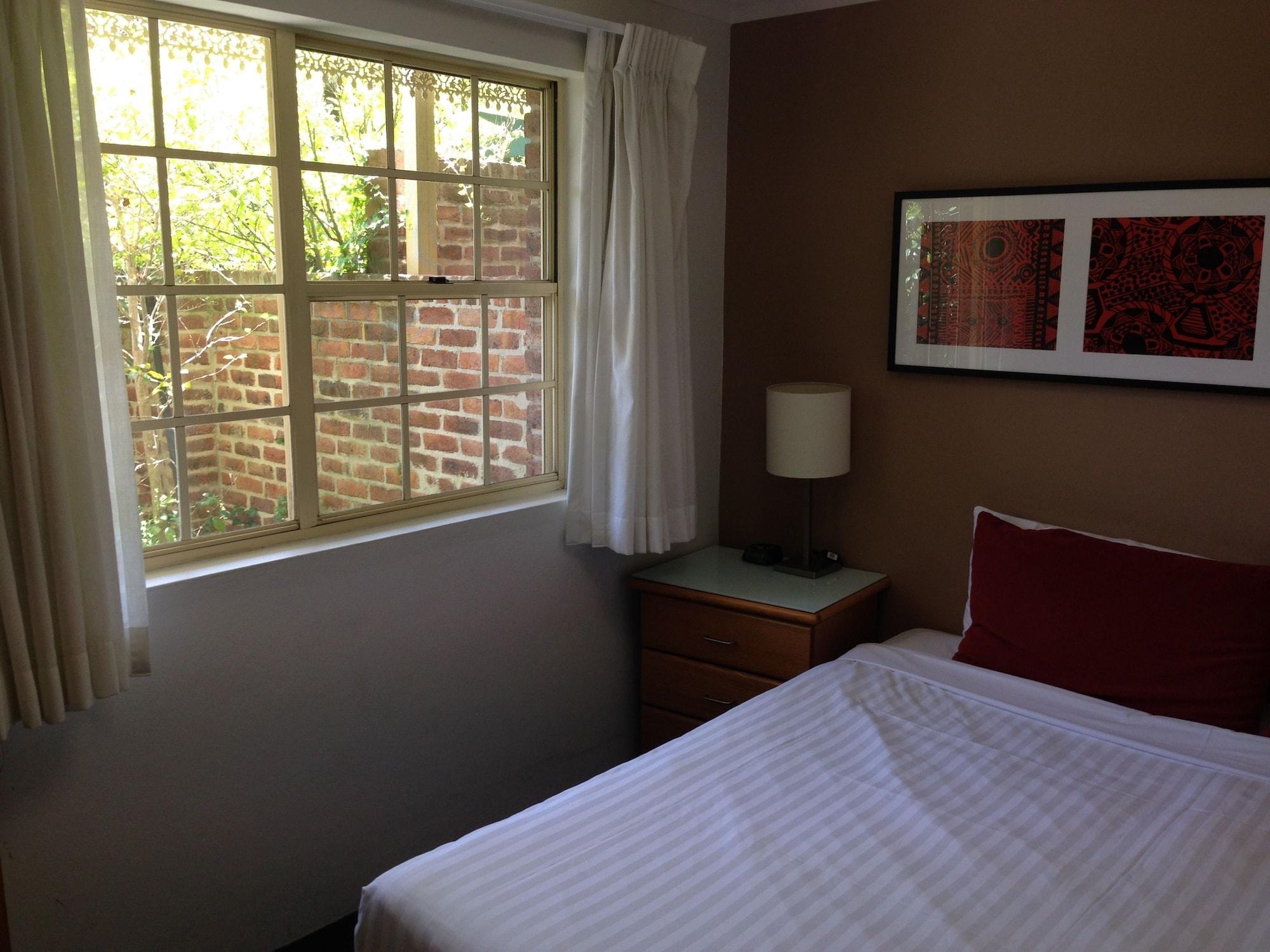 Adina Serviced Kingston Aparthotel