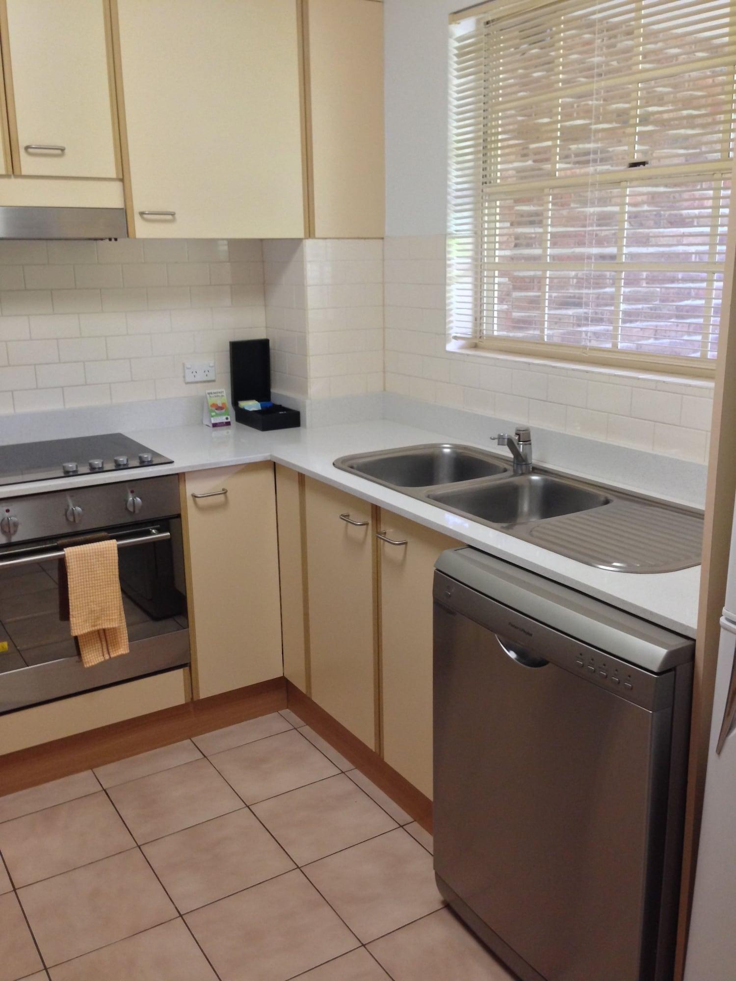 Aparthotel Adina Serviced Kingston