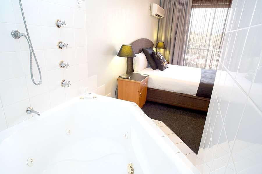 Alpha Hotel 4*