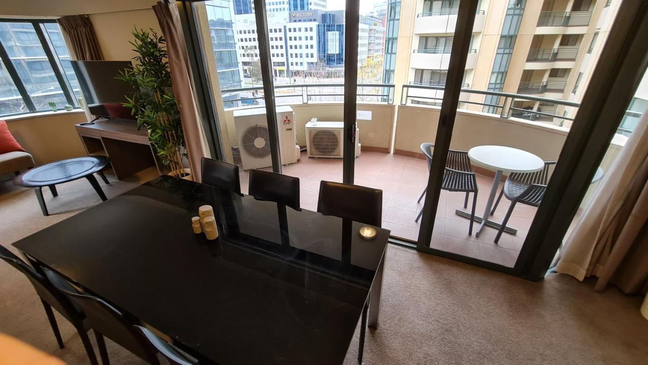 2br 2bath L4 Executive Apartment, In Centre