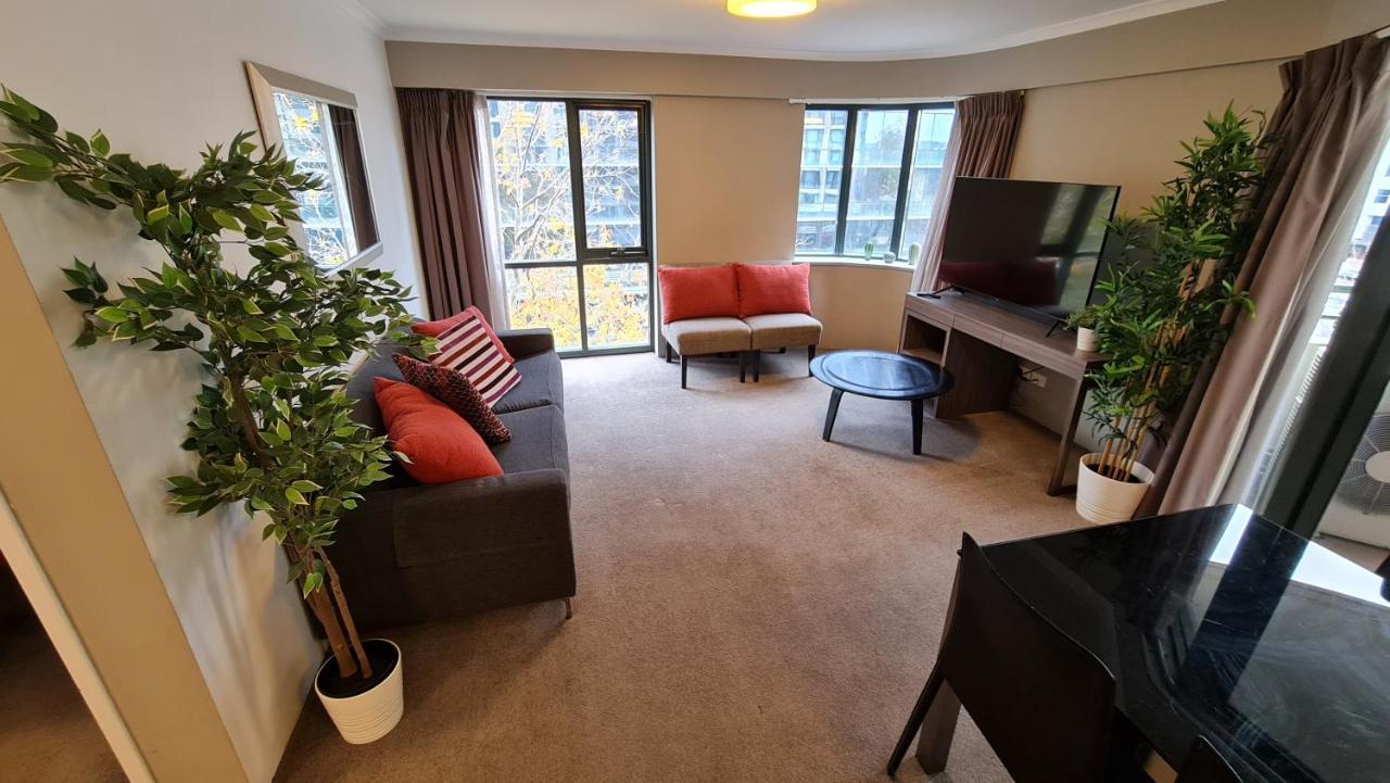 2br 2bath L4 Executive Apartment, In Centre * Canberra