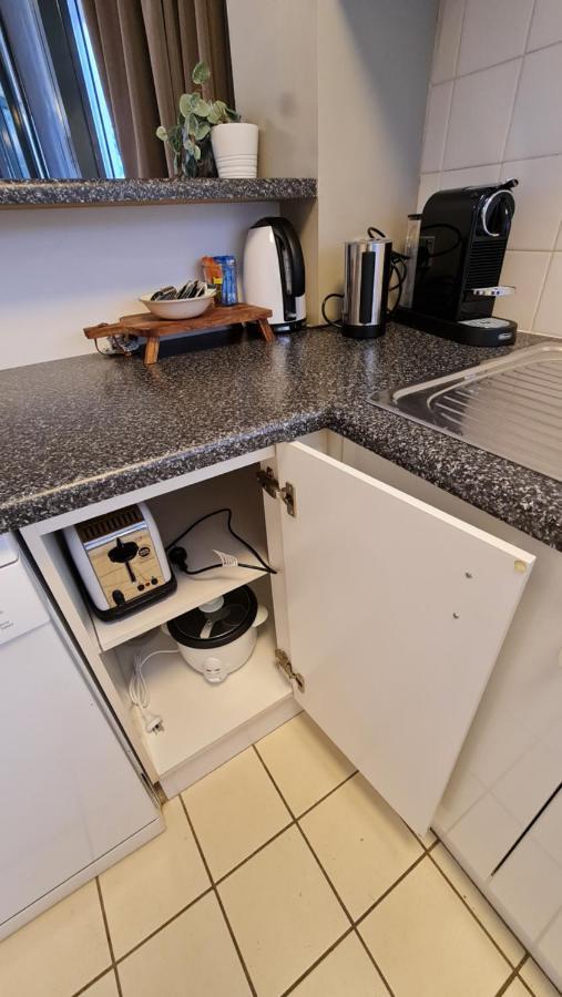 2br 2bath L4 Executive Apartment, In Centre Apartment Canberra