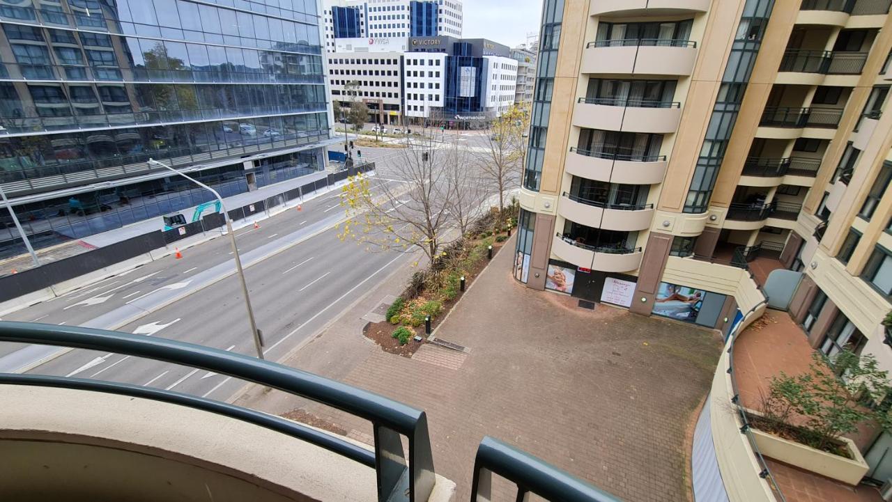 2br 2bath L4 Executive Apartment, In Centre *