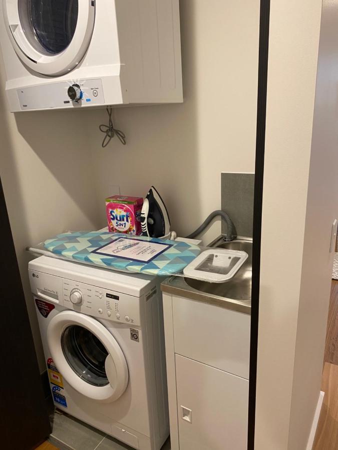 New 2 Bed 2 Bath Apt At The Heart Of - 2 Car Spaces Canberra