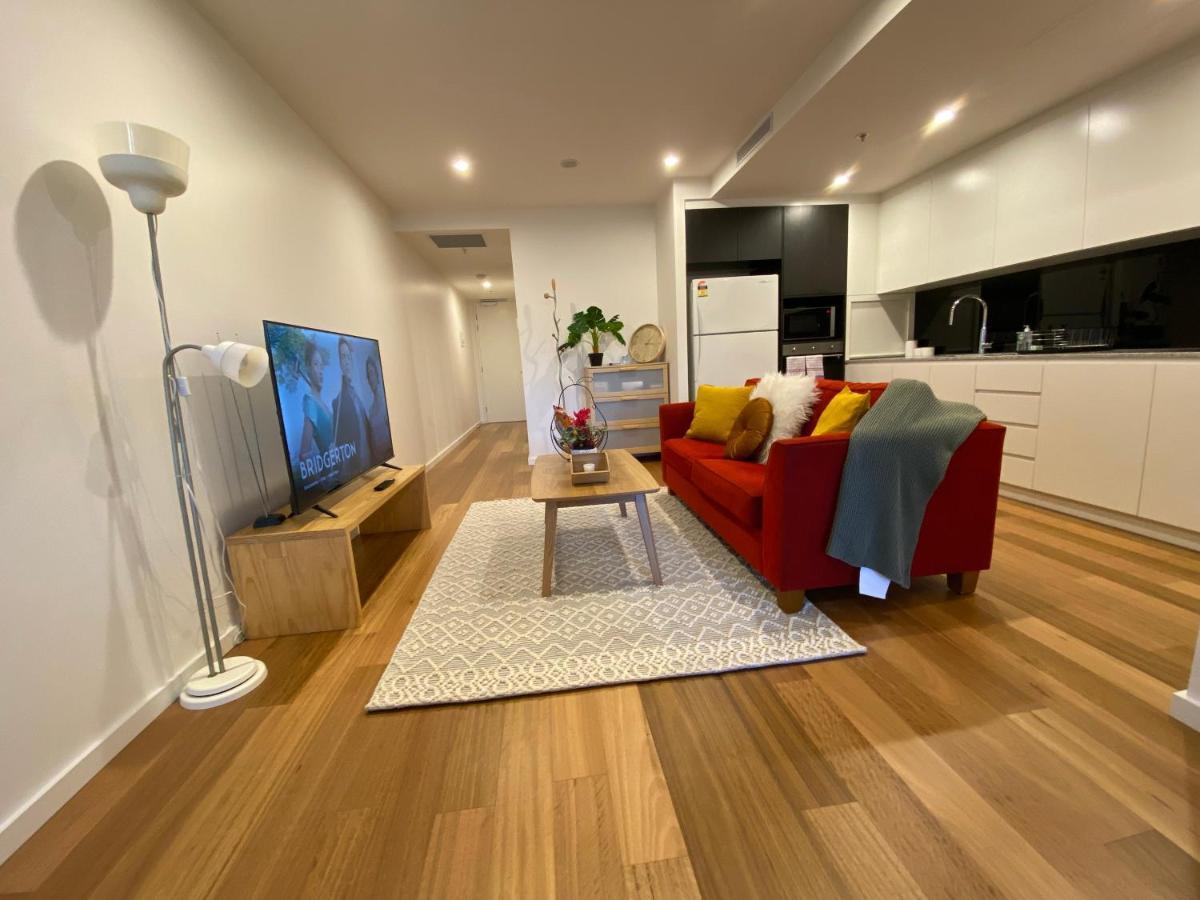 Apartment New 2 Bed 2 Bath Apt At The Heart Of - 2 Car Spaces