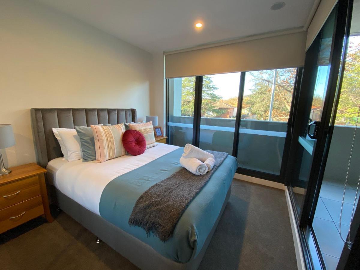 New 2 Bed 2 Bath Apt At The Heart Of - 2 Car Spaces Apartment *