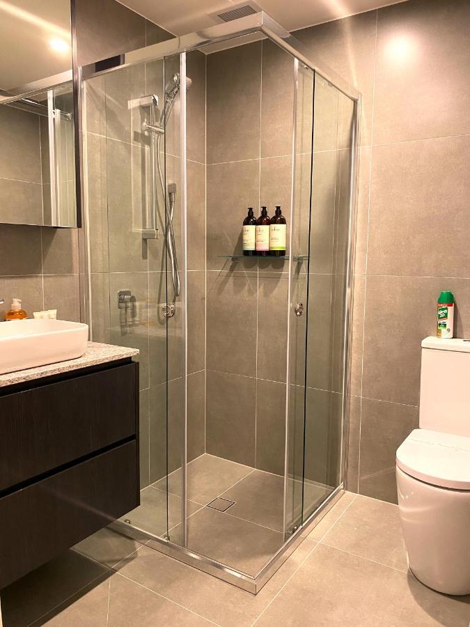 Apartment New 2 Bed 2 Bath Apt At The Heart Of - 2 Car Spaces Canberra