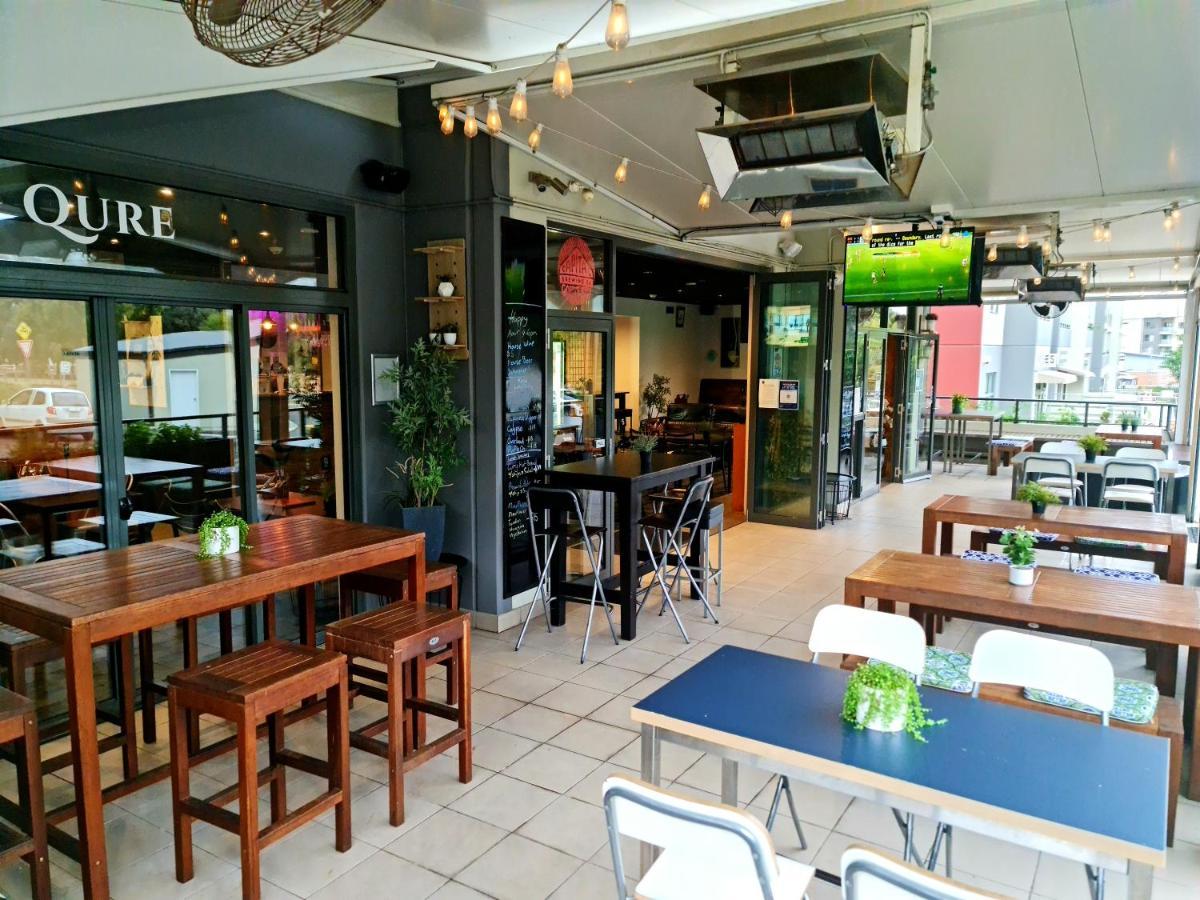 Apartment Qure Restaurant And Bruce *