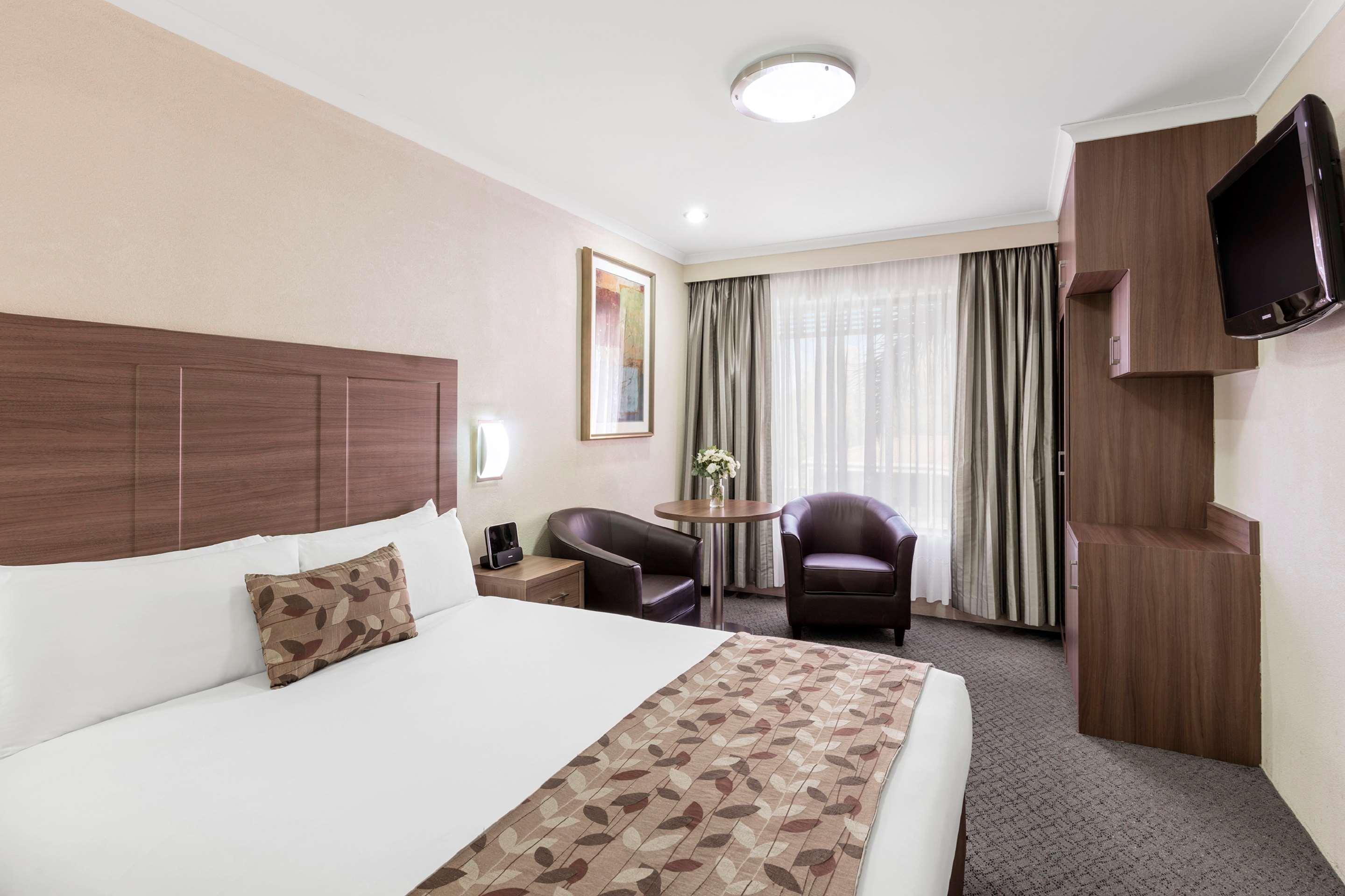 Garden Hotel, Western Signature Collection 4* Canberra