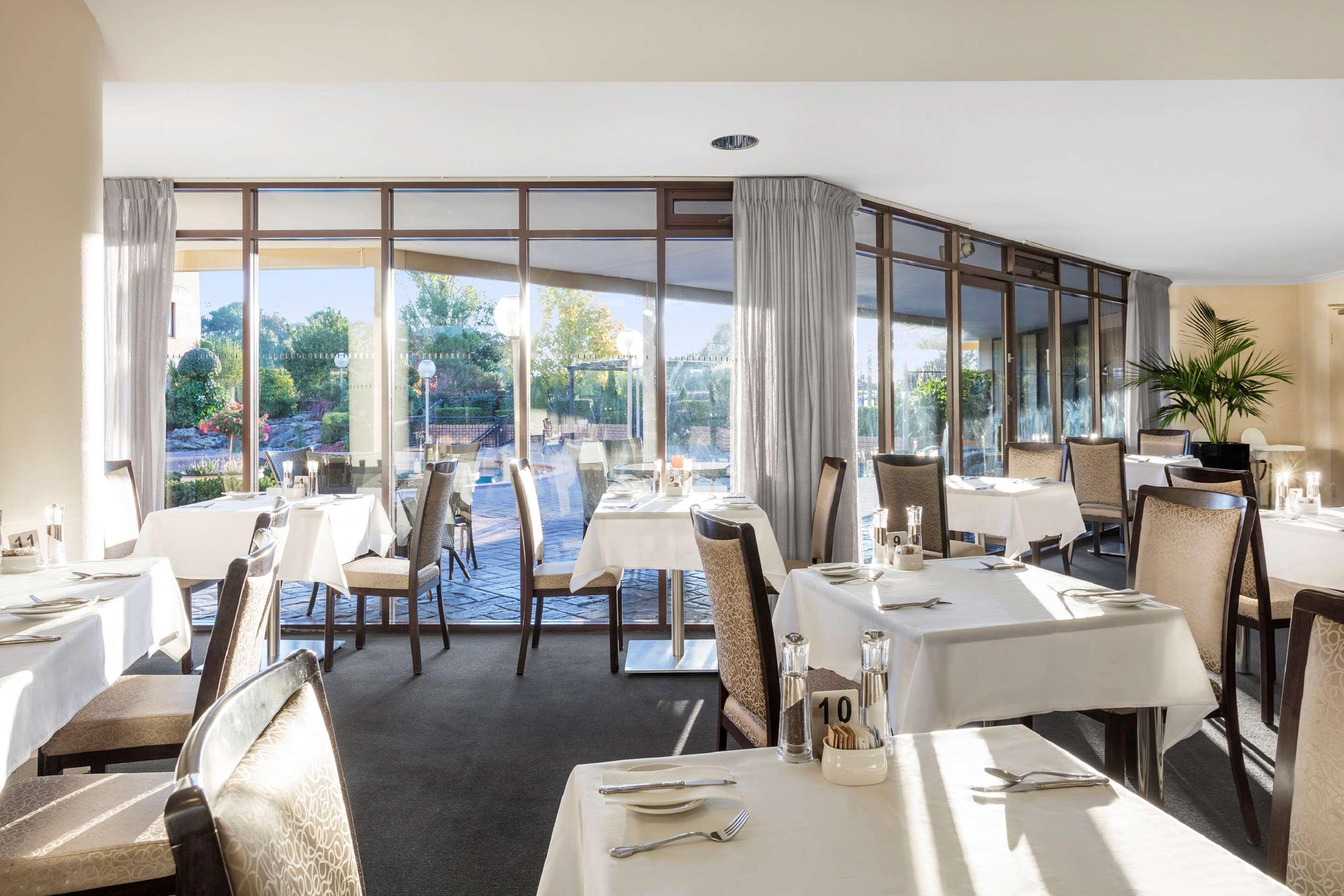 Garden Hotel, Western Signature Collection 4* Canberra