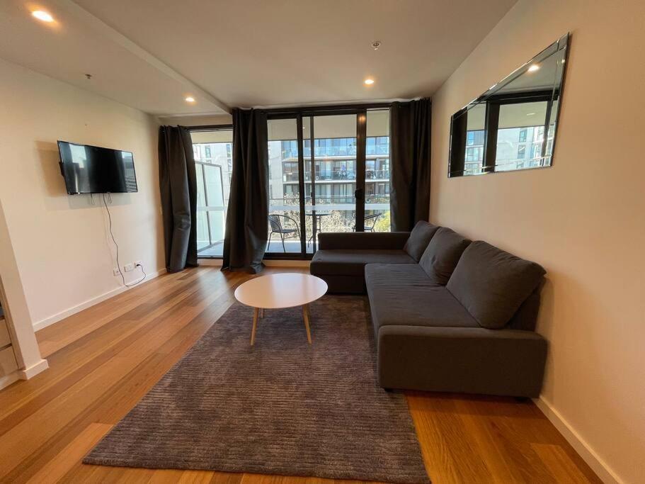 Lovely 1 Bedroom + Free Parking Apartment