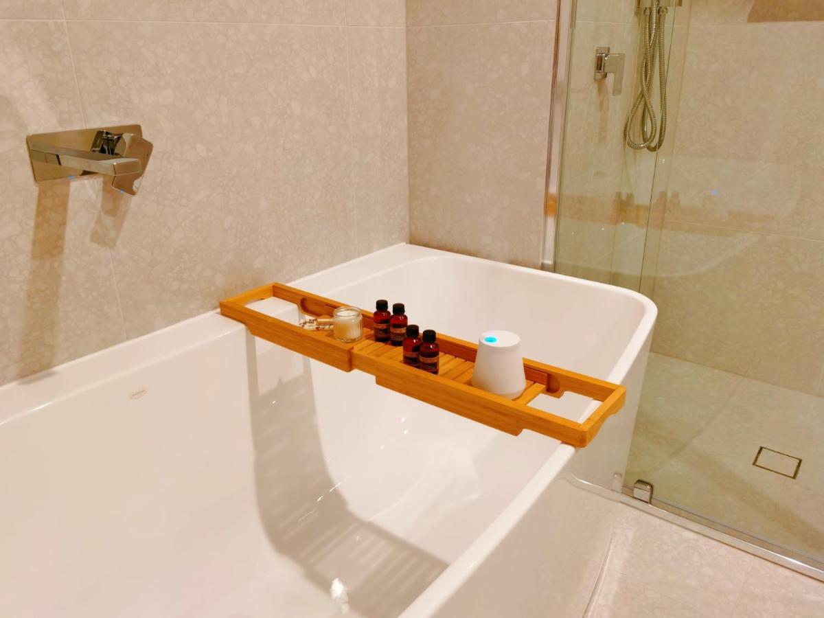 Brand New Luxe Sol Cbd One Bedroom Camberra