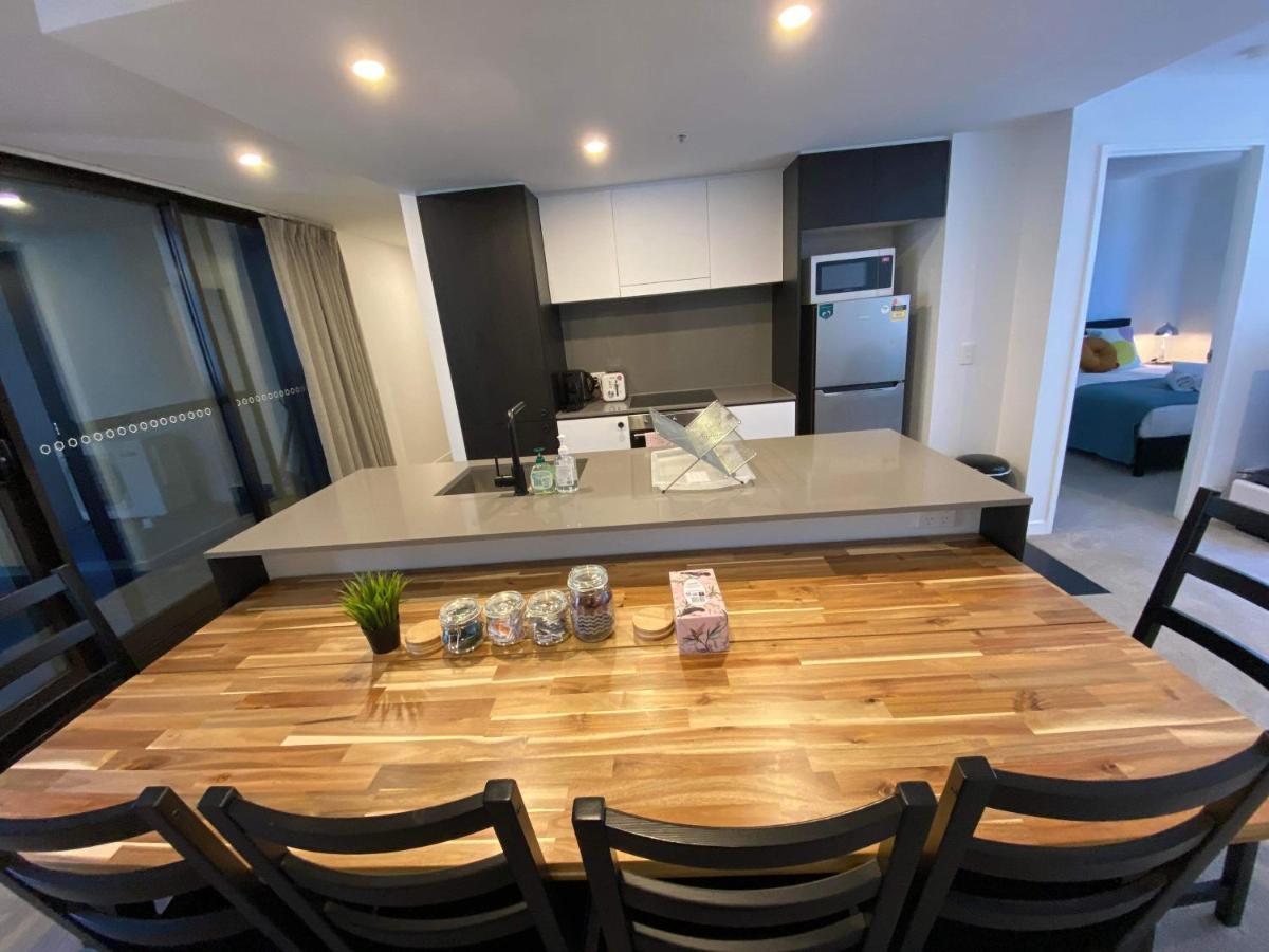 Apartment 2 Bed 2 Bath Luxury In Braddon - Free Heated Pool, Gym, Parking *