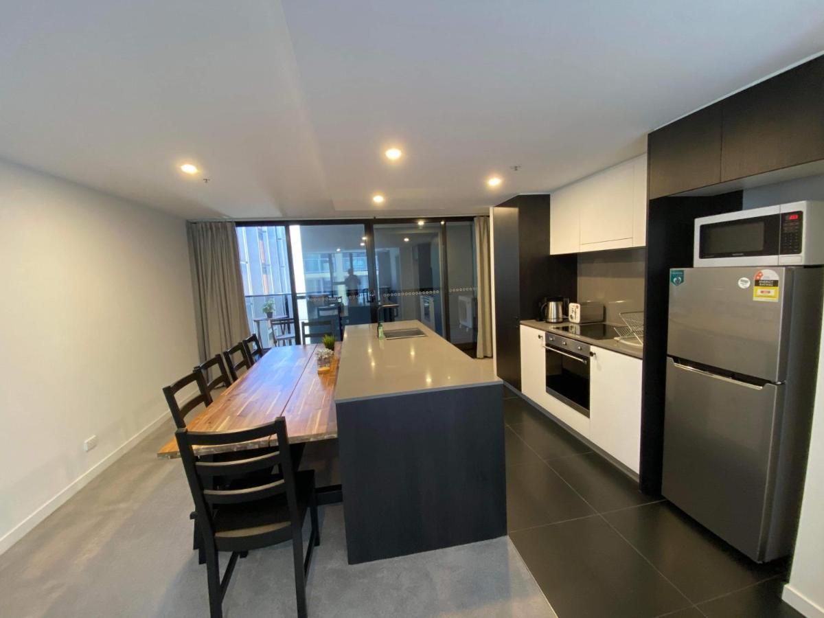 Apartment 2 Bed 2 Bath Luxury In Braddon - Free Heated Pool, Gym, Parking Canberra