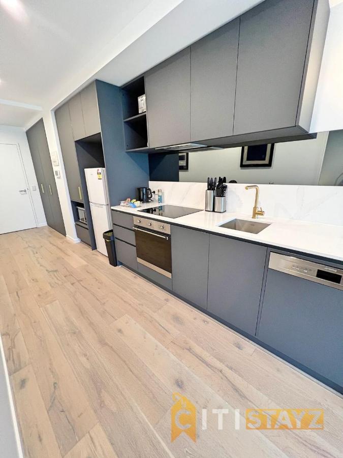 Apartment Beauty In Blue! 1bd 1bth 1crsp Apt - Great Location! Canberra